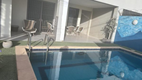 VILLA AVEC PISCINE à NGAPAROU à 1 MIN DE LA PLAGE A PIED